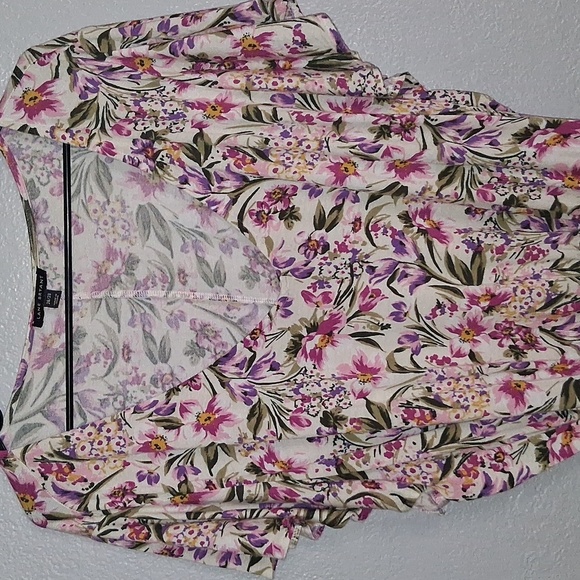 Lane Bryant Floral Short Sleeve Belted Scoop Neck Top 26/28 - Picture 2 of 8